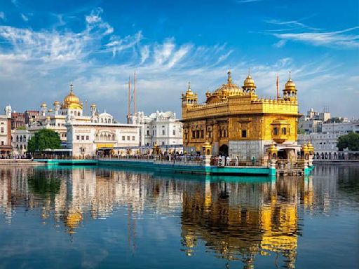 SGPC files police plaint against girl for performing ‘asana’ in Golden Temple