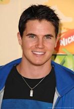 Robbie Amell