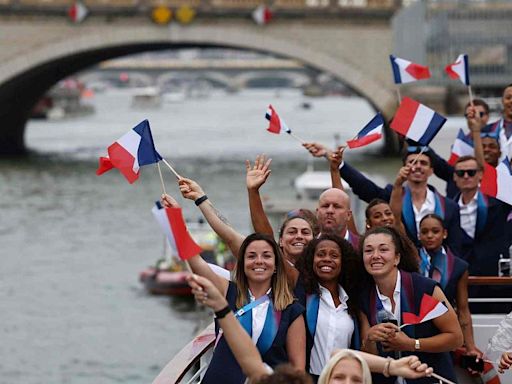 The Seine hosts Olympic triathlon: How much did Paris spend on cleaning up the polluted river?