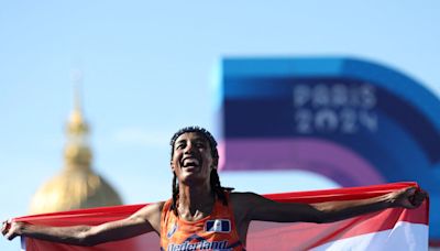 Olympics marathon results and times: Sifan Hassan beats Tigst Assefa in dramatic women’s race