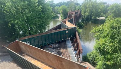 Railcars come off the tracks in train derailment beneath Route 378 in Bethlehem (UPDATE)