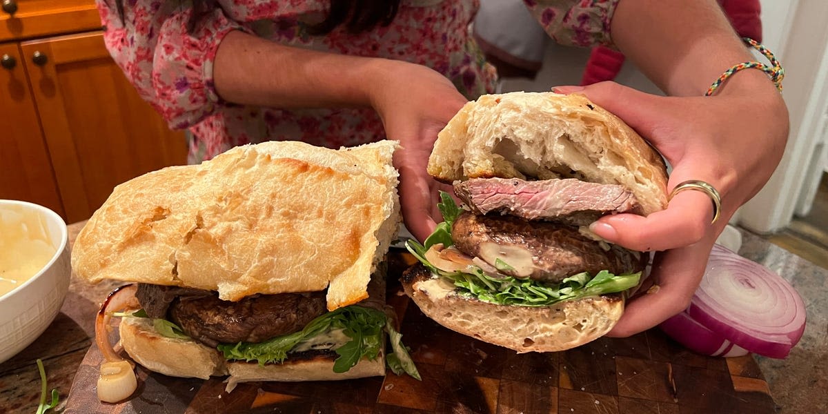 I tried Gordon Ramsay's 10-minute steak-sandwich recipe. It was delicious but took me almost an hour to make.