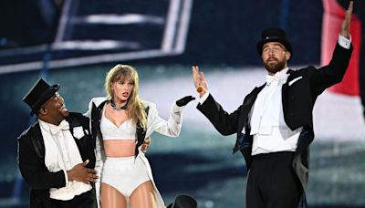 Travis Kelce shares love for one of Taylor Swift's dancers on Insta