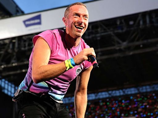 Chris Martin Gives 64-Year-Old Coldplay Fan with Arthritis a Ride to the Show