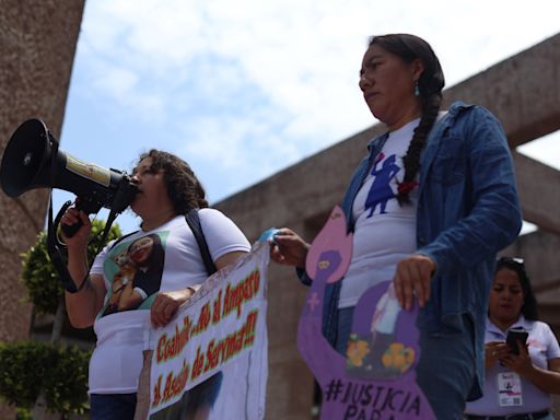 Familiares de víctimas de feminicidio en México exigen a jueces negar amparos a criminales