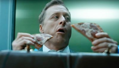 Harry Loves Pizza on Resident Alien — But Turns Out Alan Tudyk Is Actually Allergic to It