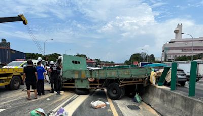 國1鼎金段聯結車駕駛誤踩油門 「5車撞成一團」零件噴對向車道