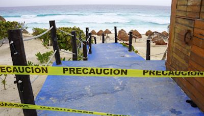 Mexico issues 'red alert' as Hurricane Beryl churns towards tourist hotspots