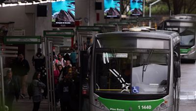 Greve de ônibus em SP: motoristas decidem suspender paralisação após reunião na Justiça