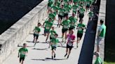 El verde toma el centro de Pamplona en la X Marcha Contra el Cáncer