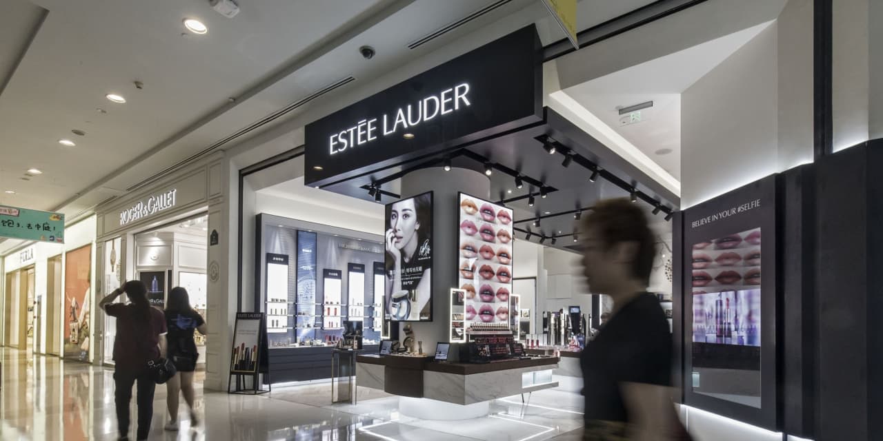 Estée Lauder’s China Problems Aren’t Going Away