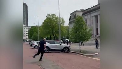 Watch: Convicted drug dealer sprints away from journalist outside court