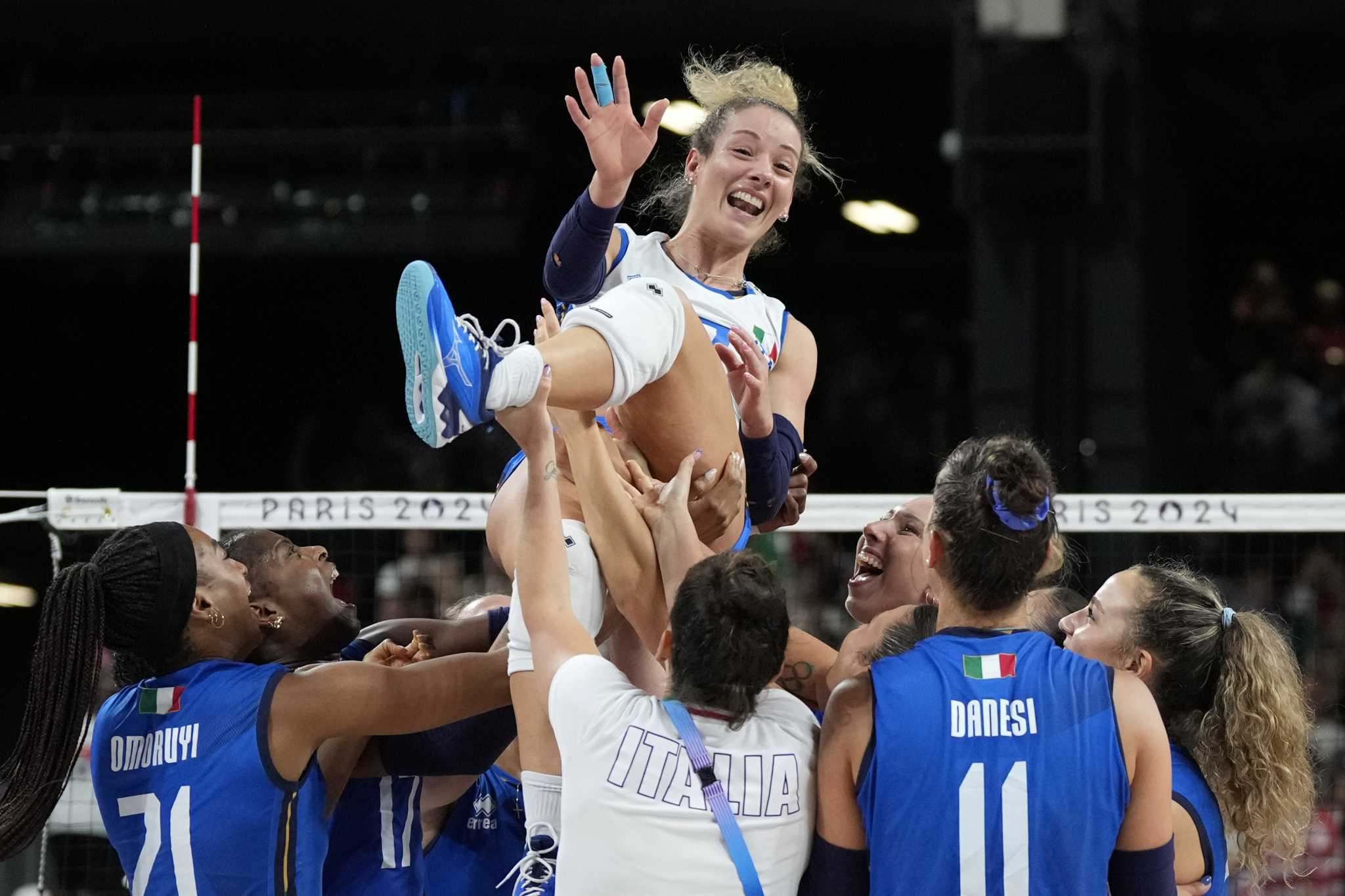 Italy beats defending champion US for gold in women's volleyball at Paris Olympics