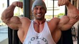 Who is Joey Swoll and how tall is he?