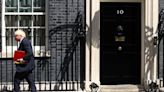 "Hasta la vista, baby", dice Boris Johnson al dejar el Parlamento