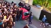 PSG: en medio de las protestas por Lionel Messi, hinchas fueron a la casa de Neymar para exigirle que se fuera del equipo