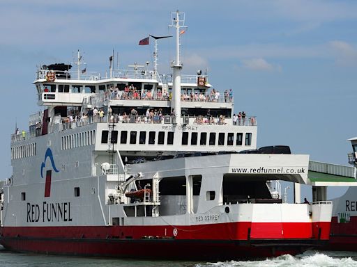 Isle of Wight locals 'can't wait' to move as they blast ferry prices