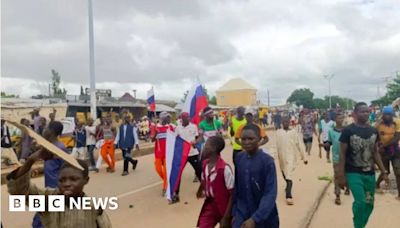 Nigeria protests: About 40 arrested for waving Russian flags