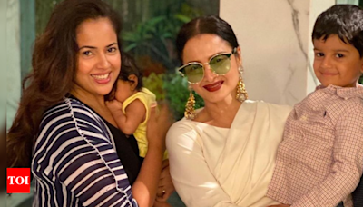 Throwback: When Rekha consoled Sameera Reddy's cranky daughter Nyra | Hindi Movie News - Times of India