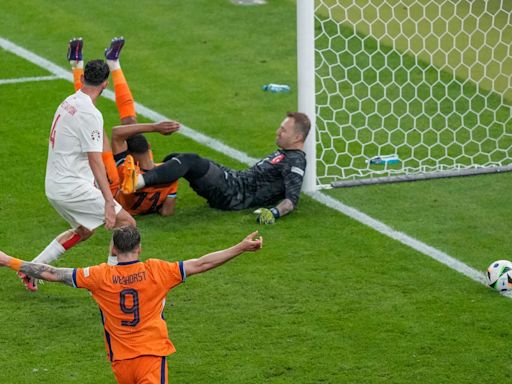 Eurocopa: Países Bajos sufrió demasiado contra Turquía, reaccionó, festejó a lo grande y es el último invitado a la mesa de las semifinales