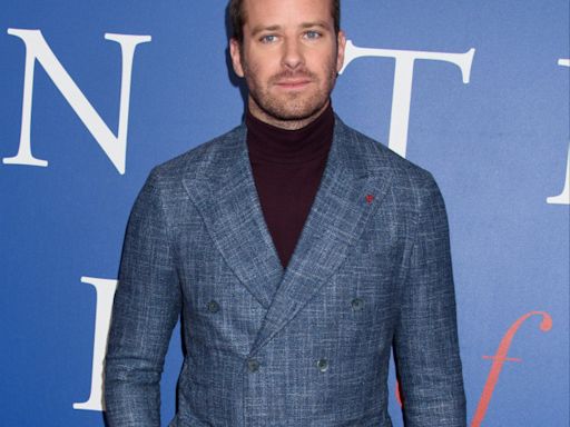 Armie Hammer niega que Robert Downey Jr le pagara la rehabilitación tras las acusaciones de abuso