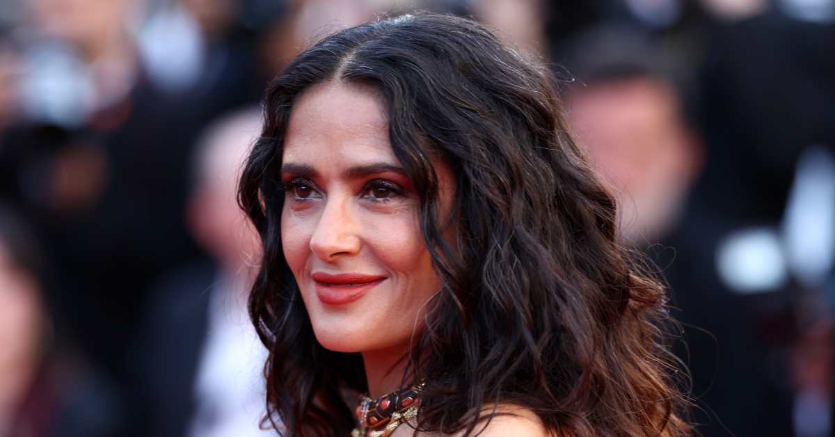 Salma Hayek Is a Total Bombshell in Skintight Crimson Dress on the Red Carpet