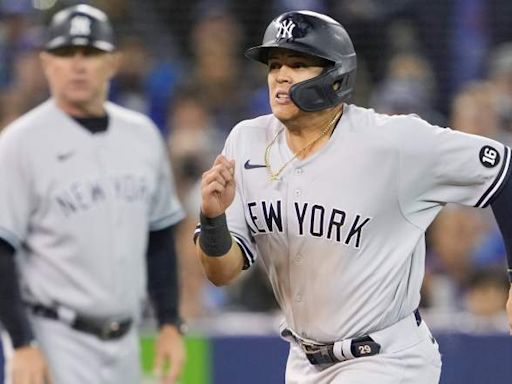 Yankees Unlikely to Reunite With 'Fan Favorite' Infielder at the Trade Deadline