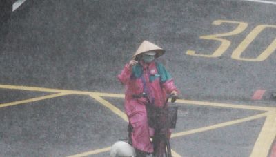 14縣市豪大雨特報! 南部整天雨勢強、北部午後雨變大慎防劇烈降雨