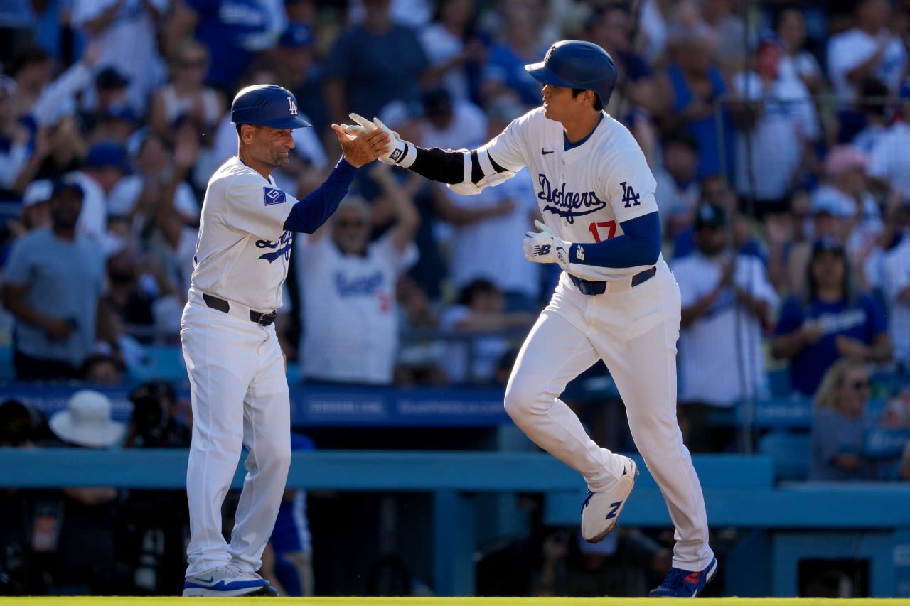 Ohtani hits 473-foot homer that clears bleachers at Dodger Stadium