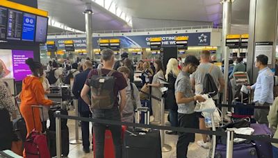 Airport 'global ground stop' update as IT chaos grounds flights with Ryanair, Gatwick, easyJet, Wizz, Jet2, Spain hit