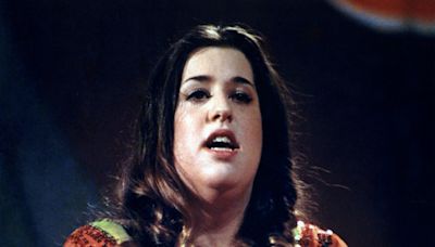 Mamas & the Papas Singer Cass Elliot’s Daughter Recalls Life With Mom Before Her Sudden Death at 32