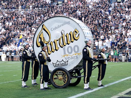 Car dealer reverses course and awards prize to Purdue student who made 40-yard field goal at halftime of home opener