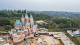迪士尼城堡風藍白建築現身！歐樂沃築夢城堡巧克力主題備受注目新景點