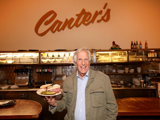 Henry Winkler Is Dining With the Locals as He Tours the U.K. — and Even ‘Picking Up the Tab!’
