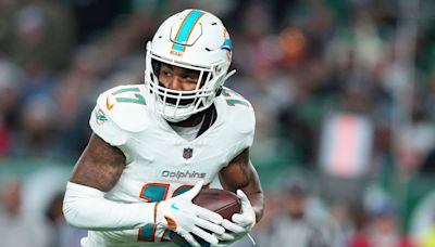 Sources: Fins giving Waddle $84.75M extension