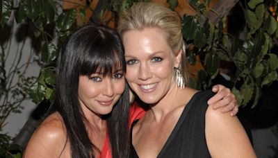 Jennie Garth on How '90210' Cast Copes With Shannen Doherty's Death