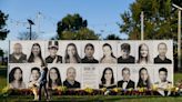 ‘Parte del legado’: Memorial en honor a las 17 vidas perdidas en la masacre de Parkland