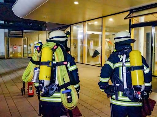 Pforzheim: Fixierter Patient stirbt bei Brand – sieben Klinikmitarbeiter angeklagt