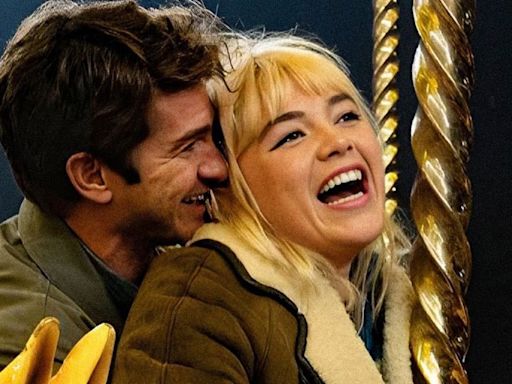 This Photo From Andrew Garfield And Florence Pugh's New Rom-Com Has People Howling For 1 Distracting Reason