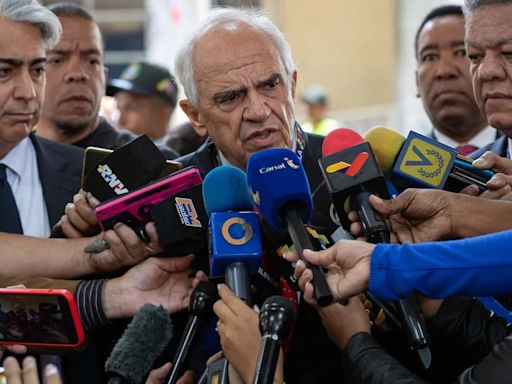 Ernesto Samper, veedor internacional en elecciones en Venezuela, pide al CNE que publiquen actas de escrutinio