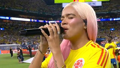 Karol G homenajeó a jugador paisa cuando cantó himno de Colombia en final de Copa América