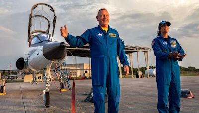 Boeing Starliner astronauts arrive at launch site for 1st flight test on June 1 (photos)