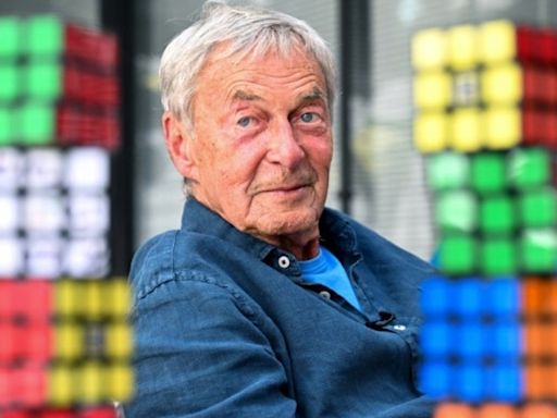 Erno Rubik, os 50 anos da invenção do cubo mágico