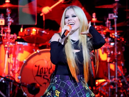 Hear Avril Lavigne’s ‘Greatest Hits’ live at Pine Knob this fall