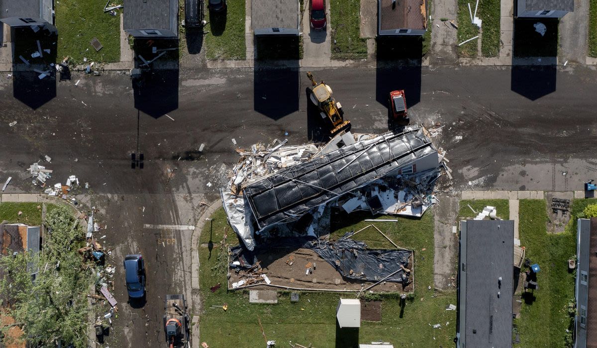 3 tornadoes confirmed in Michigan, 1 man killed in Tennessee as severe storms cross central U.S.