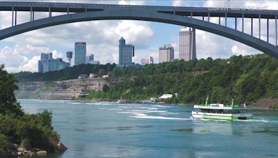 Tourists get stuck inside Maid of the Mist elevator