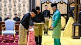 El opositor y reformista Anwar Ibrahim, investido primer ministro de Malasia