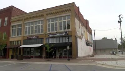 ‘It’s a missed opportunity’: Alderman disappointed new building on Ozark Square failed