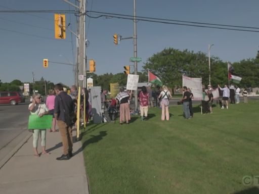 Protesters greet Poilievre at north London event