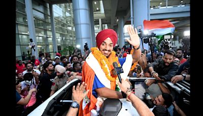 Arshdeep gets rousing welcome back home in Mohali